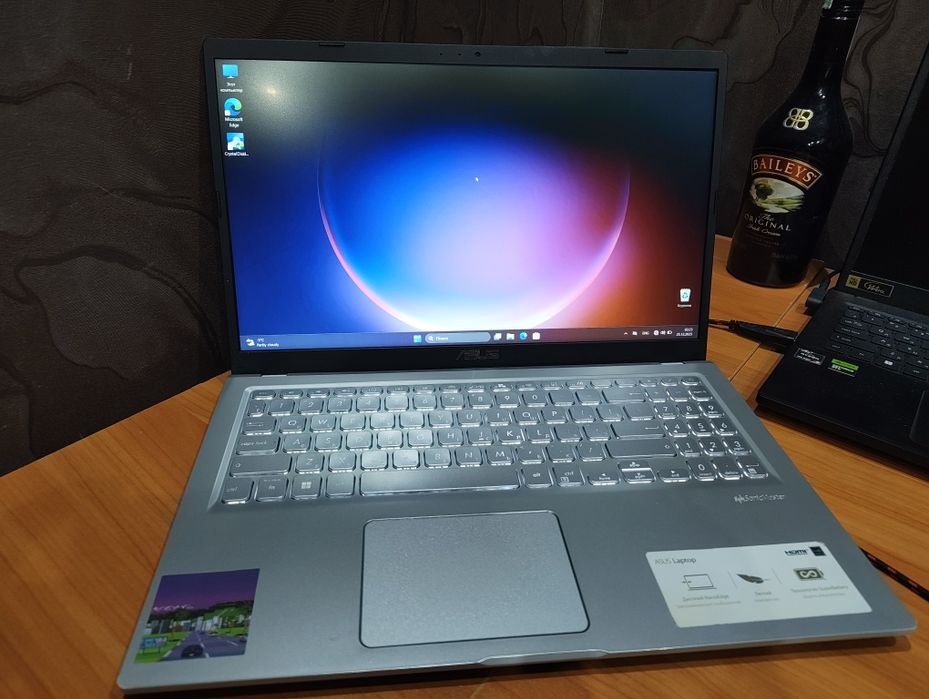 Ноутбук Asus laptop