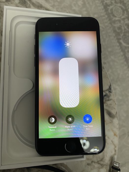 Продам iPhone SE 2020 64gb