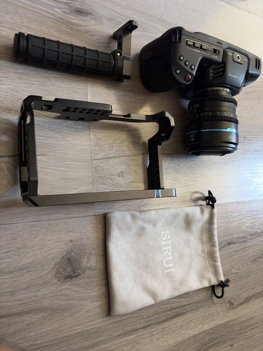 Blackmagic Pocket Cinema Camera 4K – utilizată + rig/cage și mâner si Obiectiv Cinematic Sirui Nightwalker 24mm T1.2 S35