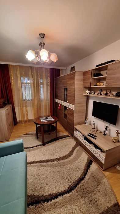 Inchiriez apartament 2 camere