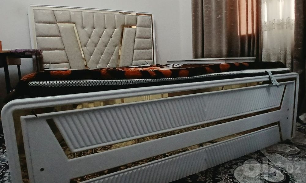 Spalni kamplekt yangi holatda