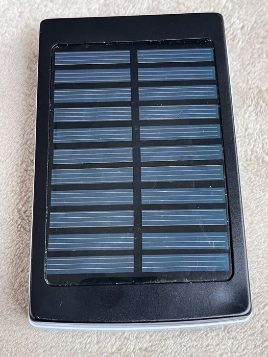 Incarcator solar multiple dispozitive