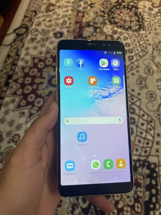 Самсунг С10+ корпусе все идеално