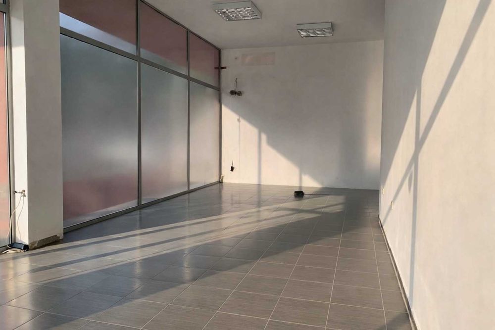 Дава се под наем Магазин в Пловдив, Христо Смирненски - 48 кв.м за 398.82 € - Снимка #2