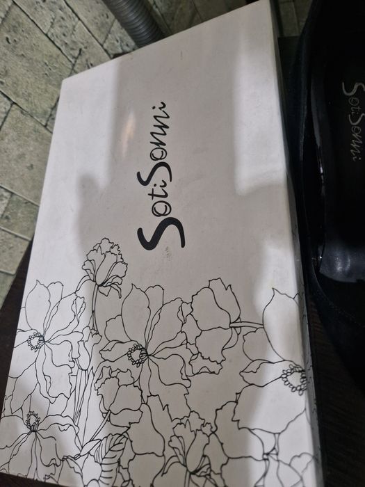Продам замшевые туфли