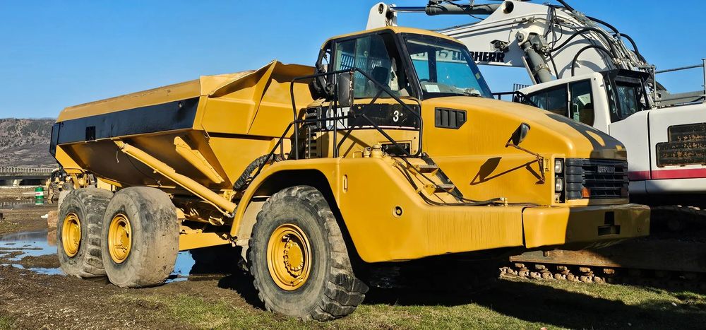 Caterpillar CAT 735 Dumper