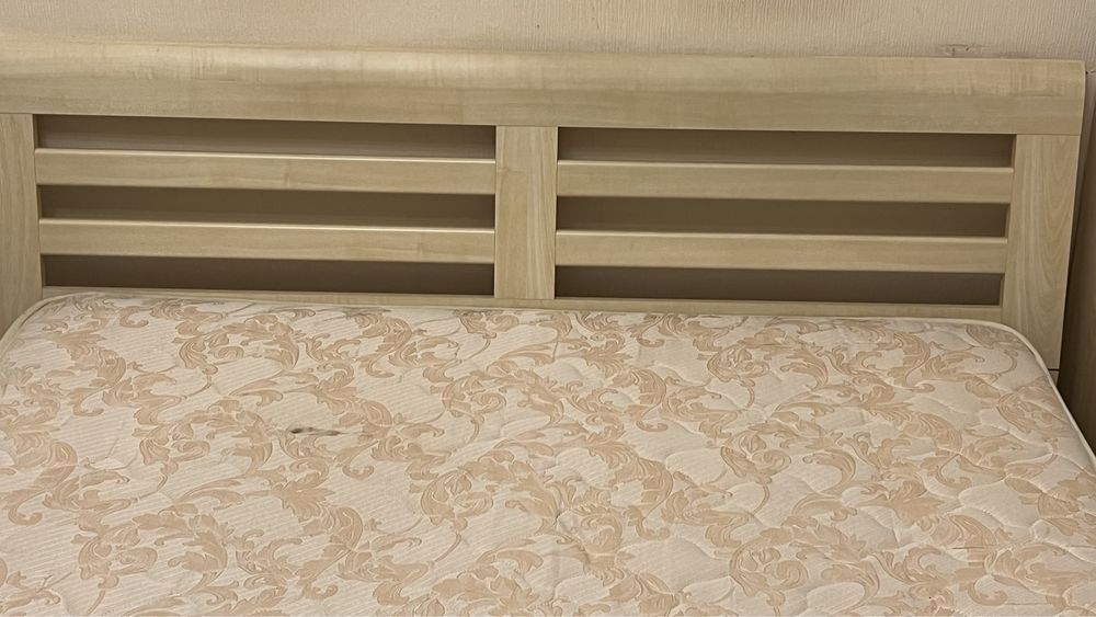 Продается Польский спальный гарнитур,современный