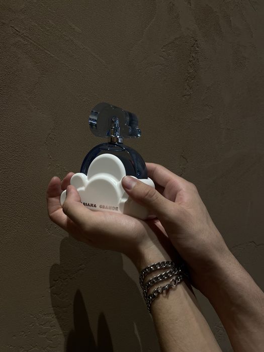 Ariana Grande cloud perfume