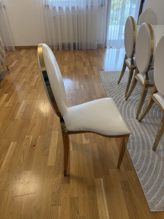 Vand masa extensibila cu scaune