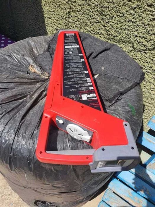 Sistem de localizare a cablurilor și a conductelor subterane