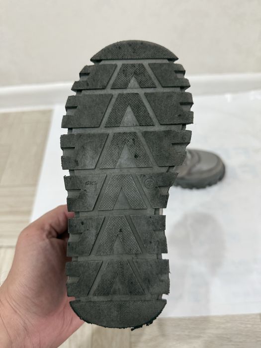 Продам ботинки на весну на девочку