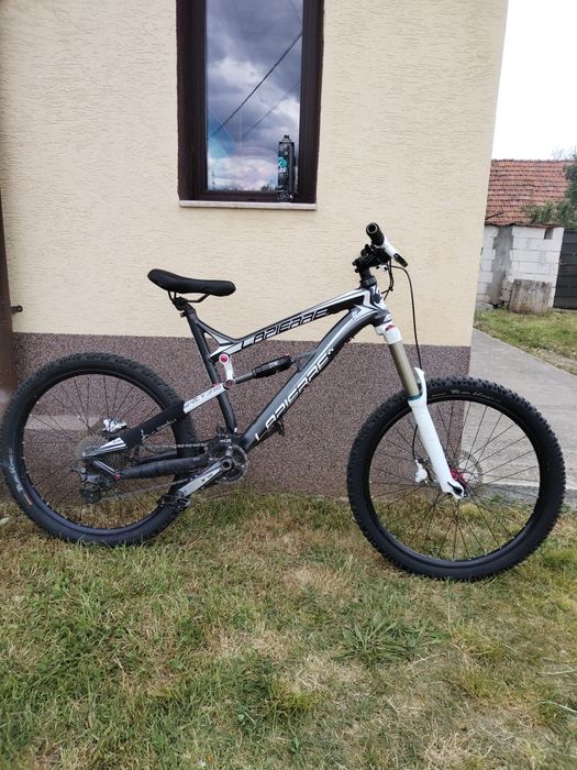 Bicicleta Lapierre Spicy 316 anul 2011 de enduro full suspension