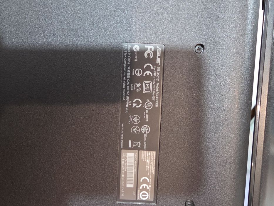 Laptop ASUS X551C, Intel Celeron, 4GB RAM, Windows 10.