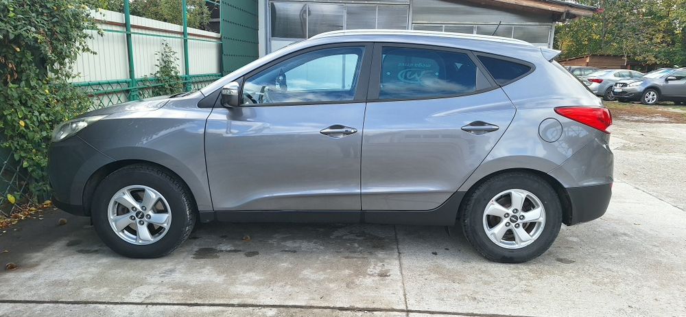 HYUNDAI ix35 2012 — imagine 2