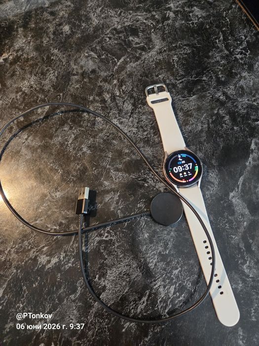 Продавам Samsung  Watch 4