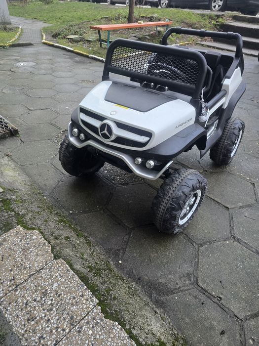 Акумулаторен джип