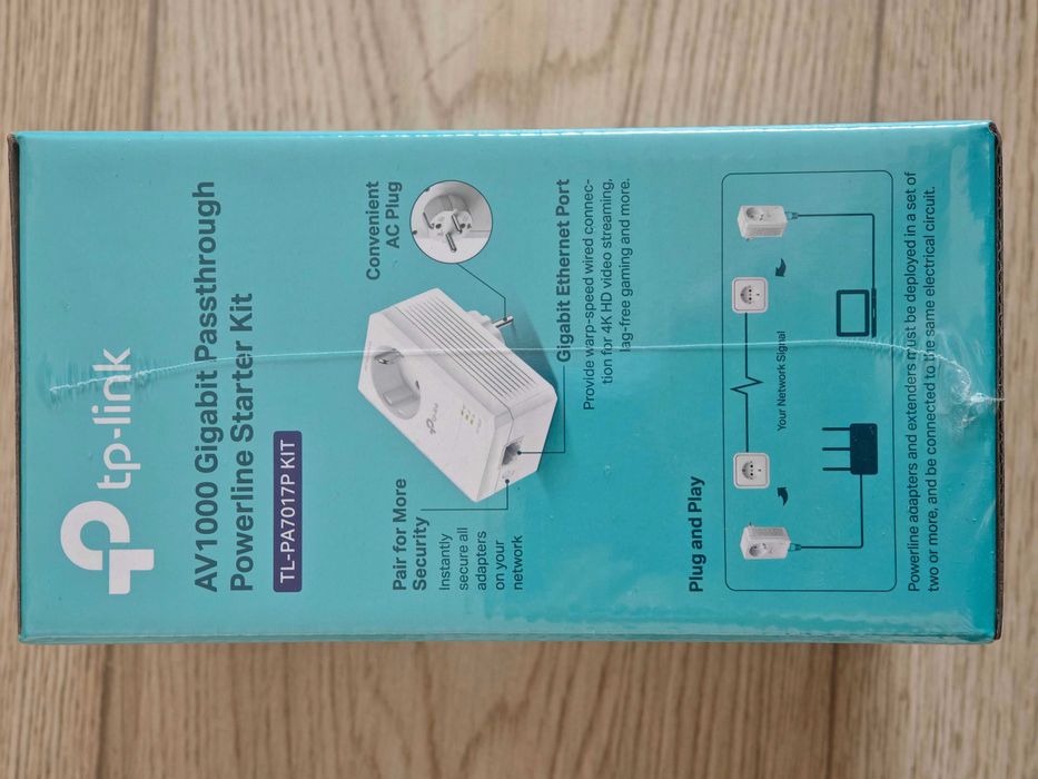 ЧИСТО НОВ TP-Link AV1000 Gigabit Powerline Kit (TL-PA7017P)
