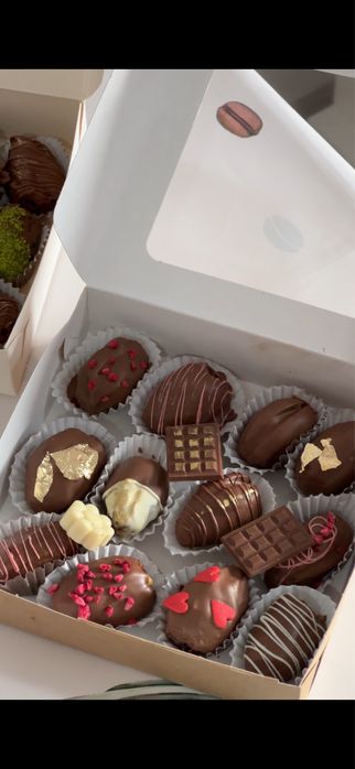 Финики в шоколаде