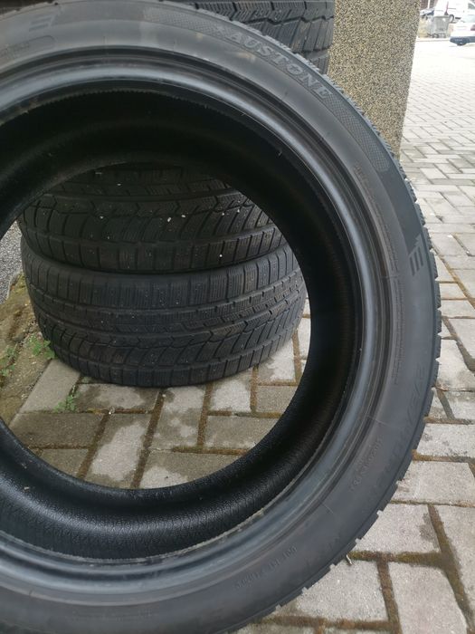 Зимни гуми с джанти 20 цола. Размера е 275/40/20.