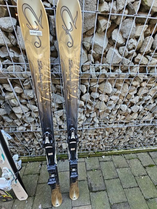 Vând skiuri salomon  156 cm ,170 cm si rossignol 146 cm , si 160 cm