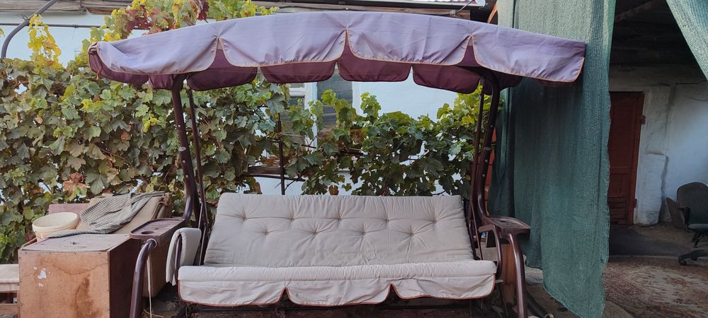 Садовая качеля для огорода