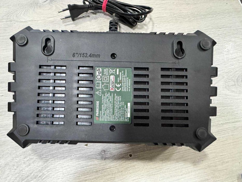 Двойно зарядно Parkside PDSLG 20 B1 2 x 4.5 A MAX