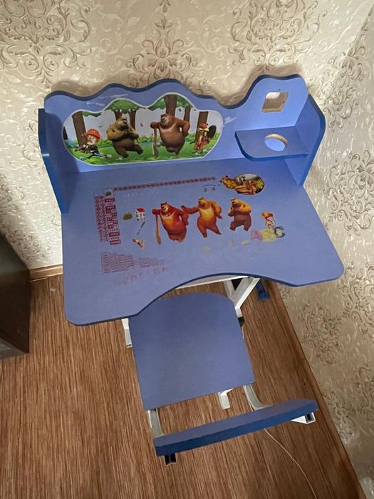 Продам парту детскую