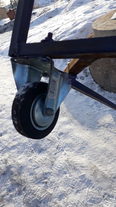 Продам тележку новую.