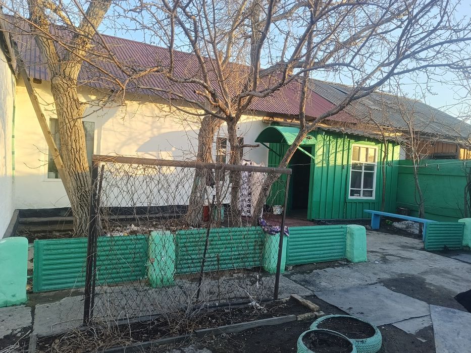 Срочно обменяем 2 дома на квартиру