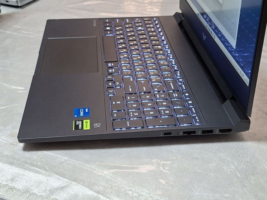 HP victus ноутбук сотилади