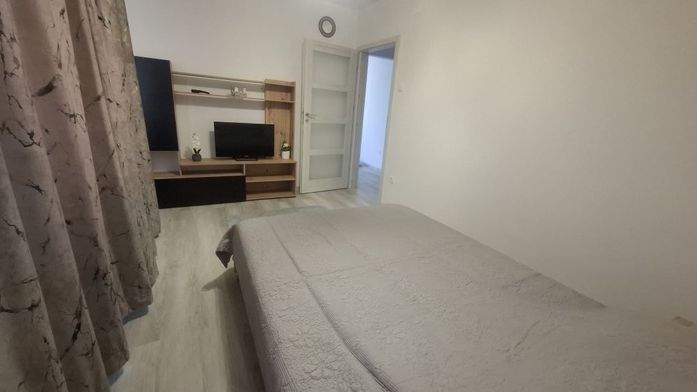 Închiriez apartament 2 camere ultracentral