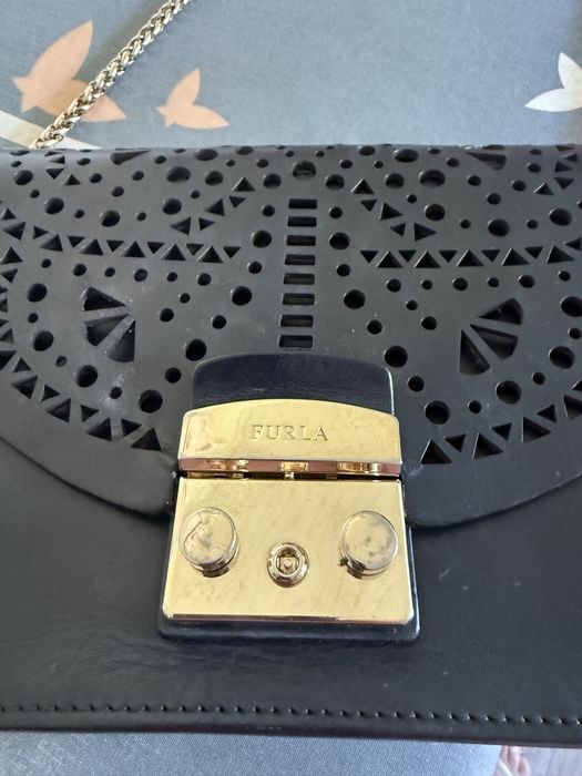 Дамска чанта Furla естествена кожа с дантела от кожа