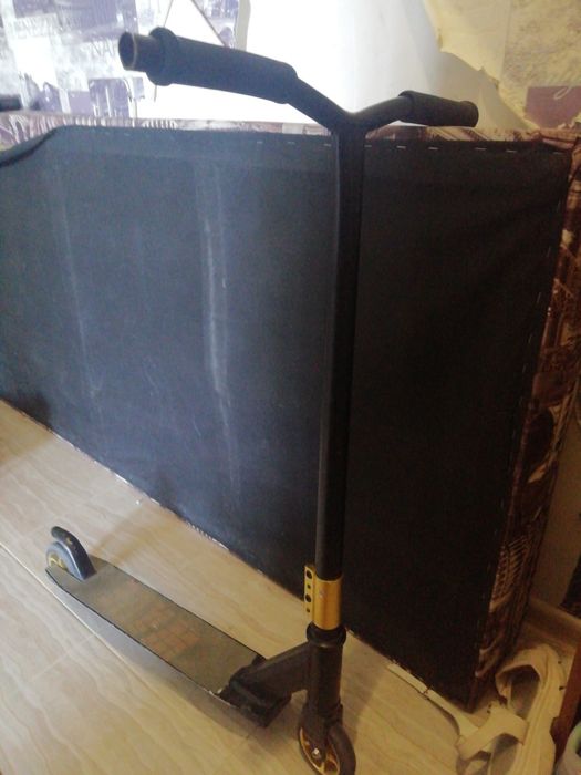 Продам самокат трюковой