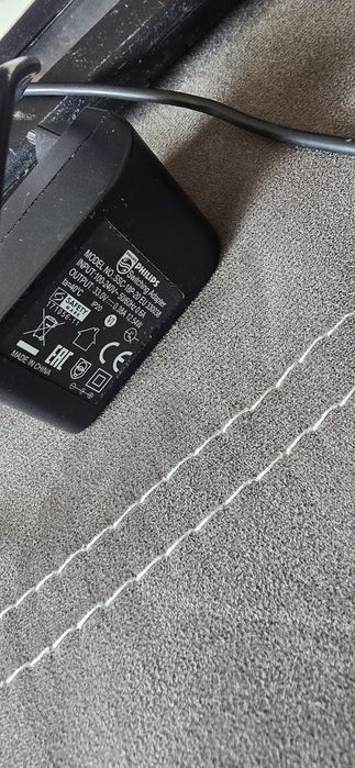 Продавам акумулаторна прахосмукачка PHILIPS