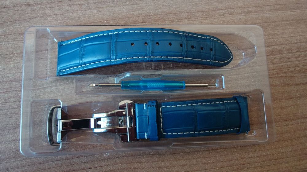 Синя кожена каишка за часовник 22 мм с разгъваща се закопчалка