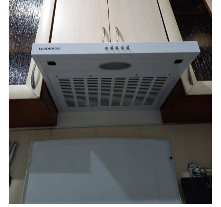 Вытяжка в отличном сост.