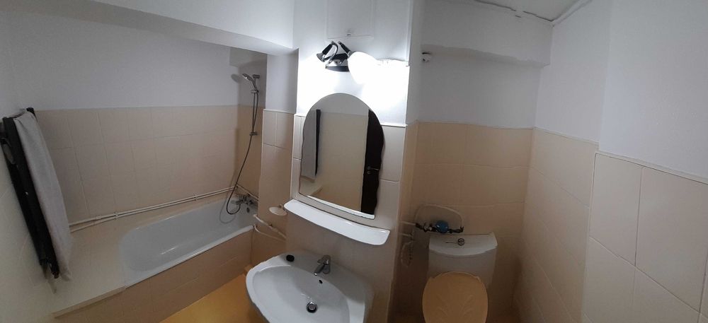 Vand apartament 2 camere etaj 2