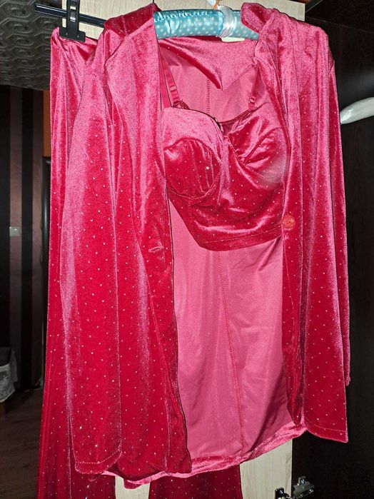 Дамски костюм 3 части