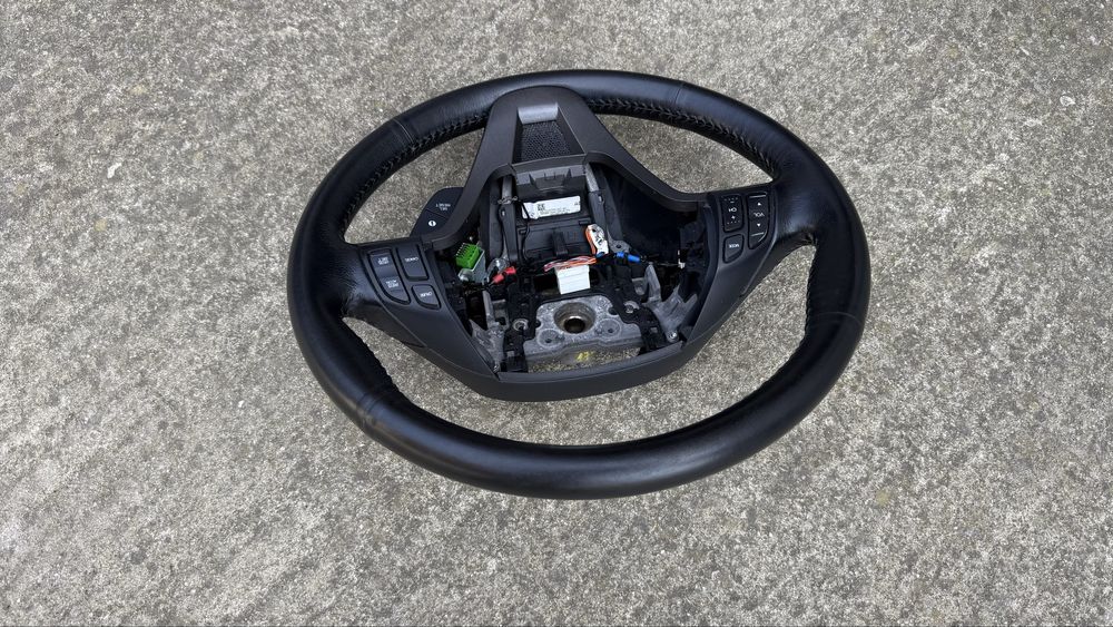 Продавам мулти волан за Honda CRV 3 - Оригинален