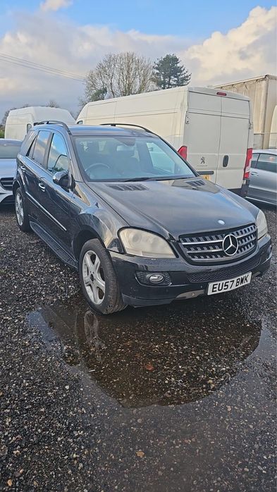 Mercedes-Benz ML 420 на Въздух на части