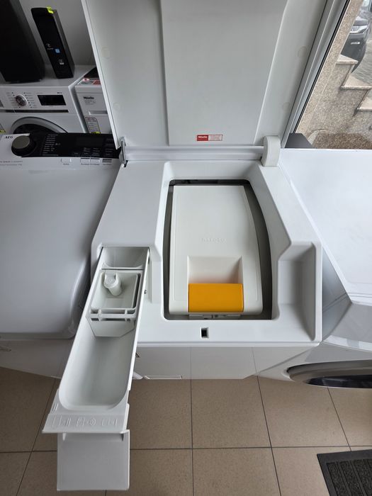 Пералня с горно зареждане Míele