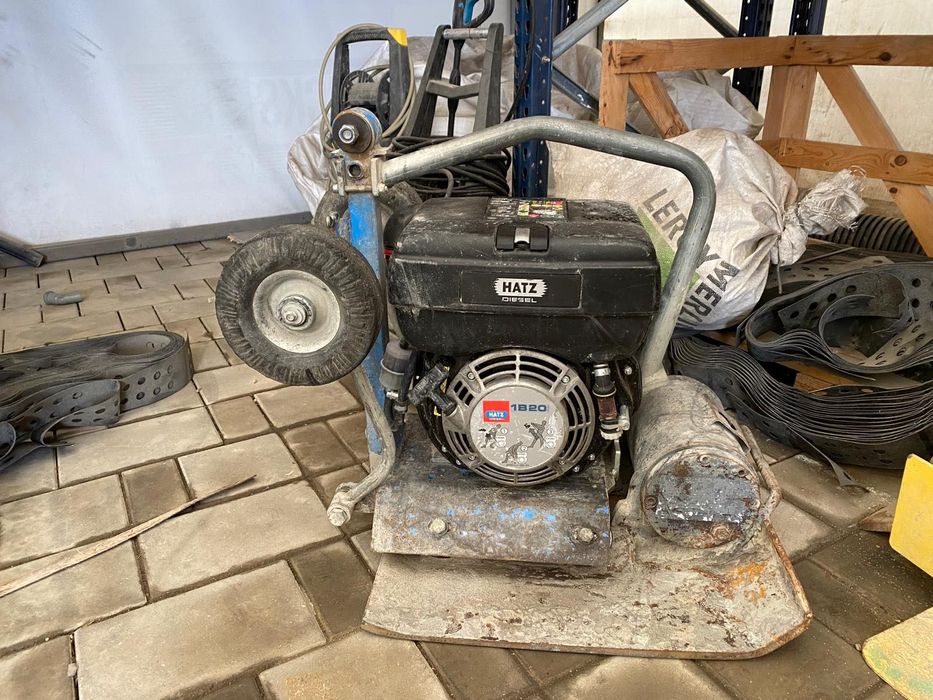 Închiriez placa vibranta, mai compactor, drujba tăiat beton.