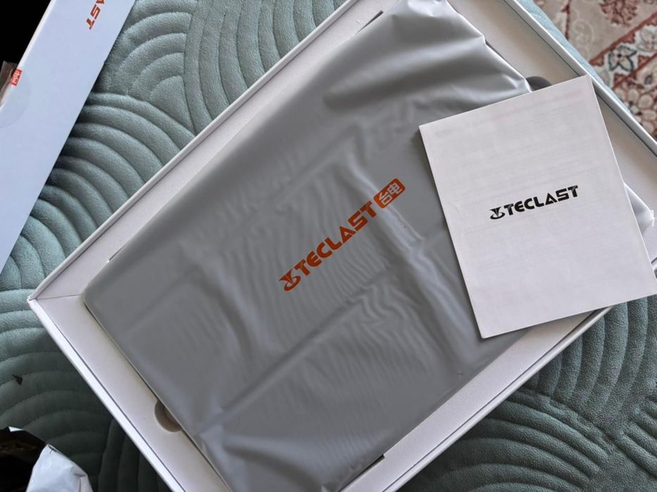 Продается новый планшет. Торг есть