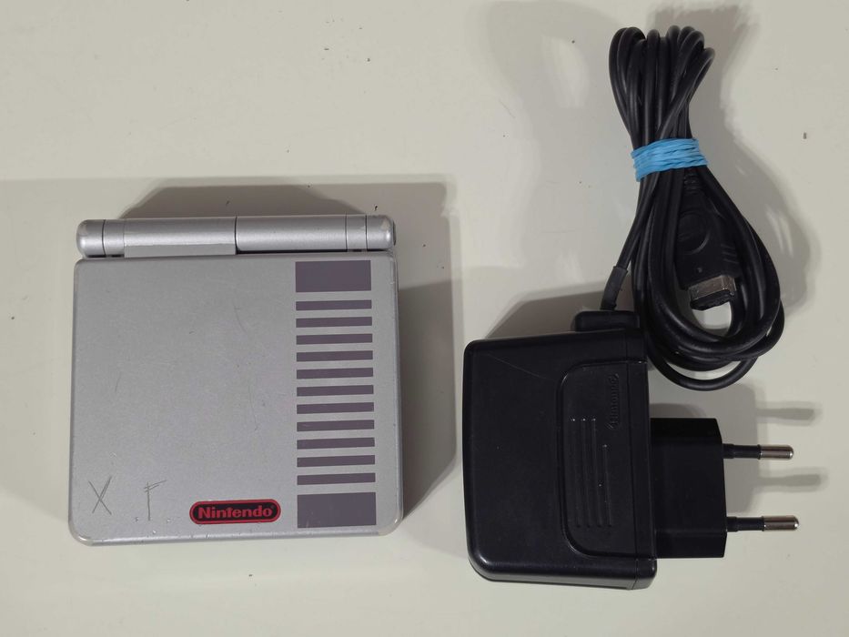 Nintendo Gameboy Advance SP AGS 001