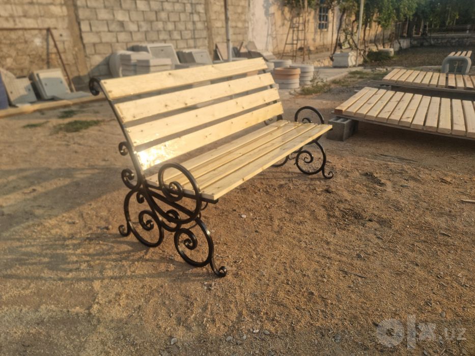 Скамейка железный и бетонный