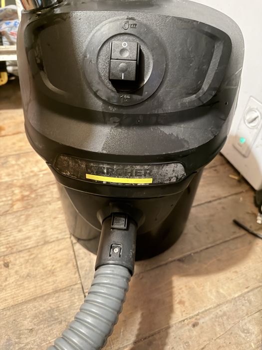 Aspirator cenusa Karcher AD2