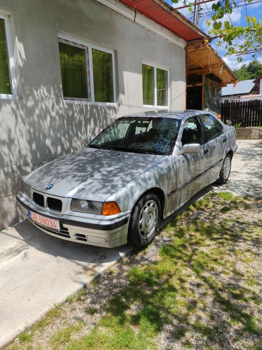 BMW 3 Series 1992 — imagine 3