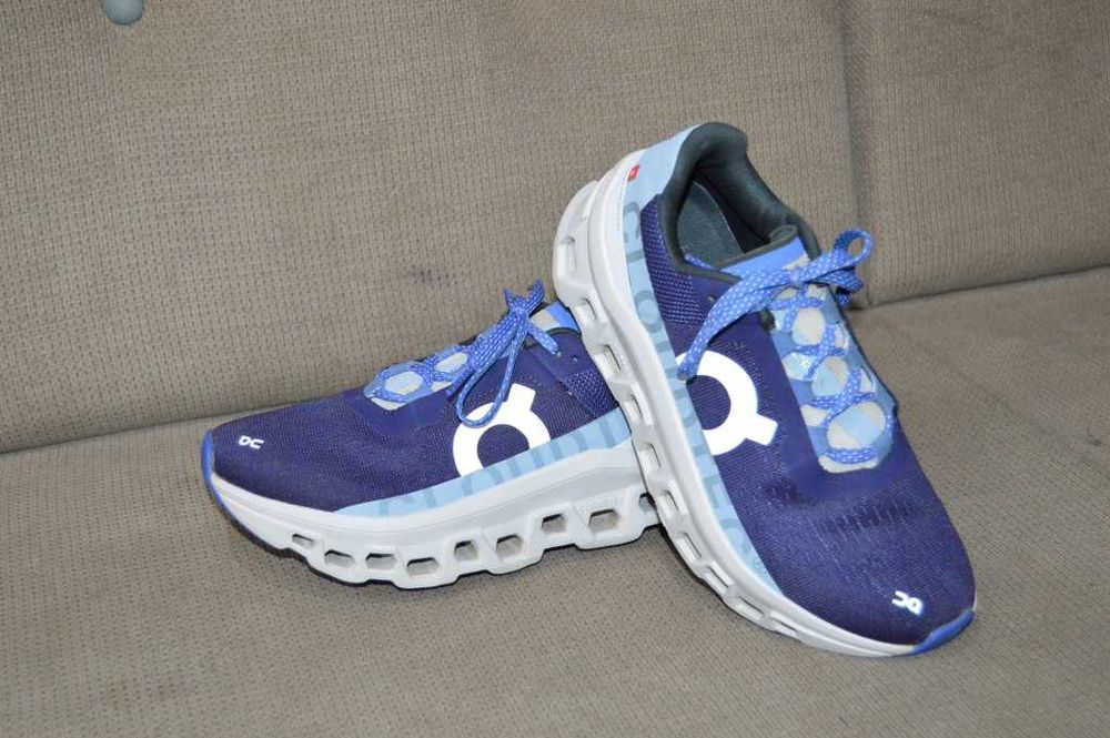 Adidași Premium ON Running Cloudmonster Mărimea 37.5 – Amortizare Maximă