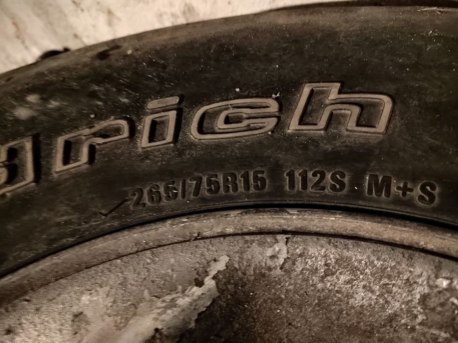 Джанти с гуми 15 цола 6х139.7