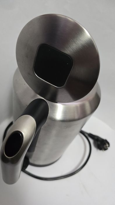 Fierbătorul de apă Russell Hobbs 14684 Allure